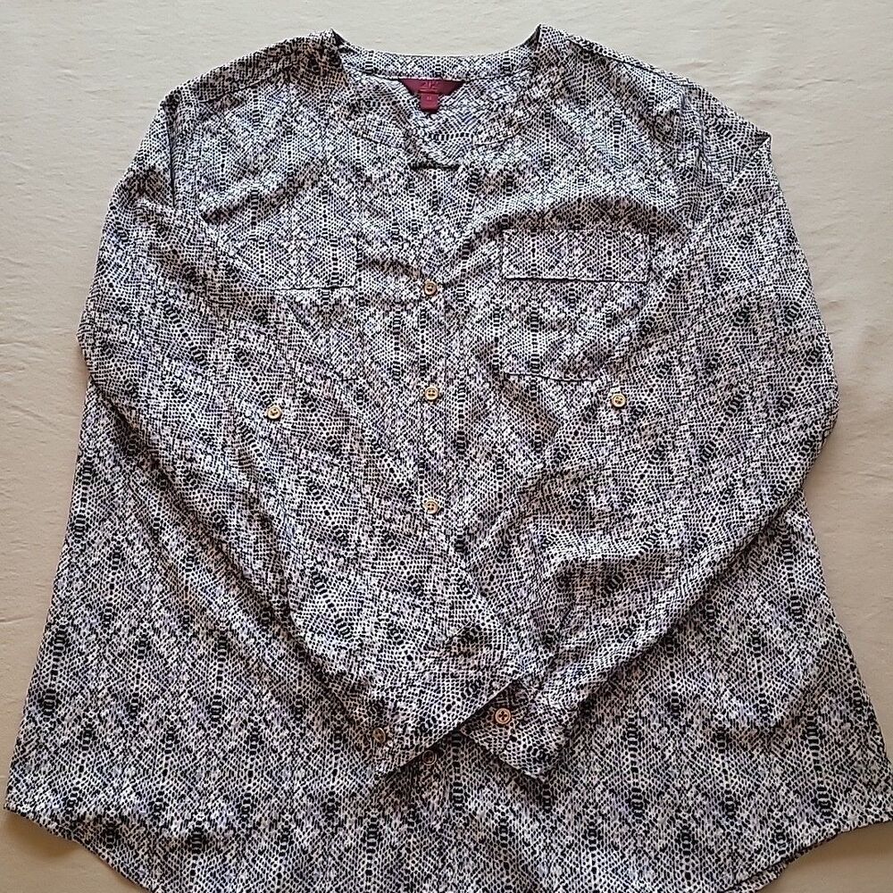 212 Collection Womenâs XL Longsleeve Roll Tab Blouse With Breast Pockets